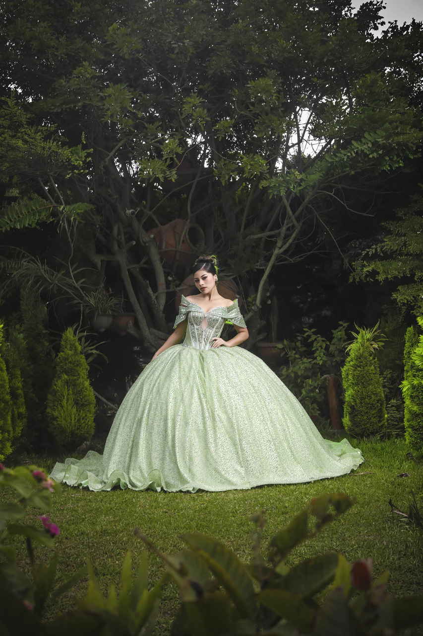vestido-quinceanera-verde-manzana-princesa 1